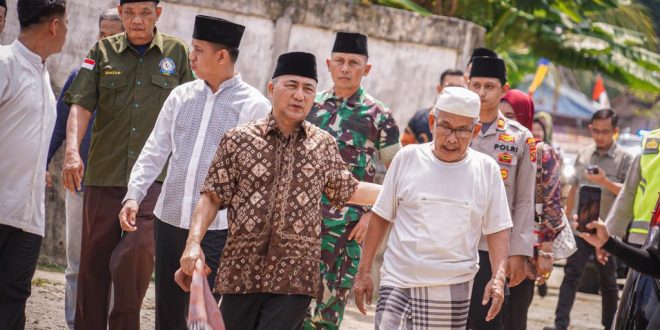 Pj Bupati Muba, Apriyadi saat safari Jumat di Sungai Keruh, Jumat (3/11/2023)