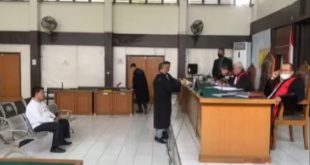 Dedek Pranata, Direktur PT SMS, dituntut 10 tahun penjara di sidang PN Tipikor Palembang, Selasa (28/11/2023). Foto : Sumselheadline/Ela.
