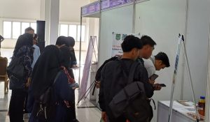 Para pencari kerja yang mengikuti job fair di PTC Mal, Palembang, Kamis (7/12/2023). Foto: Sumselheadline/Pitria.