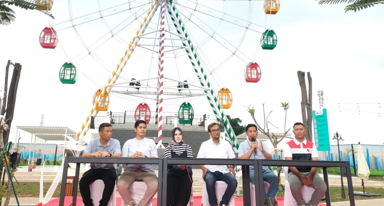 Managemen G-Walk press confrence tentang dibukanya Kincir Ria yang dibuka di G-Walk Citraland Palembang, Sabtu (9/12/2023). Foto: Sumselheadline/Pitria.