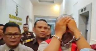 Edi Kurniawan, oknum ASN yang ditahan Kejati Sumsel atas kasus gratifikasi, Selasa (19/12/2023). Foto: Sumselheadline/Ela