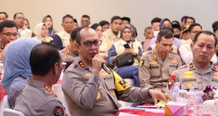 Kapolda Sumsel, Irjen Pol A Rachmad Wibowo saat rilis akhir tahun di hadapan sejumlah wartawan, Kamis (28/12/2023). Foto: Sumselheadline/Ela.