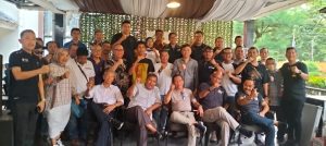 Asrul Indawan bersama sejumlah pengurus Pengprov Cabor. Foto: Sumselheadline/Fer.