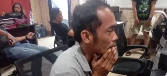 Pelaku pembunuhan satu keluarga di Muba, Sabtu (31/12/2023). Foto: Antaranews.com.