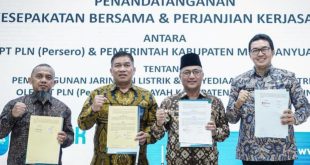 Pemkab Muba MoU dan Perjanjian Kerjasama (PKS) dengan PT PLN (Persero) tentang Pembangunan Jaringan dan Penyediaan Tenaga Listrik oleh PT. PLN di Kabupaten Bumi Serasan Sekate di Auditorium Sriwijaya Gedung PT PLN Unit Induk Distribusi Sumatera Selatan, Jambi dan Bengkulu di Palembang. Kamis (21/12/2023). Foto: Kominfo Muba.