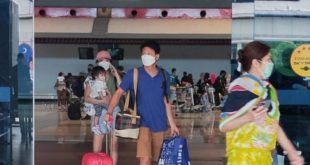 Suasana di pintu kedatangan Bandara SMB II Palembang, Senin(11/12/2023). Foto: Sumselheadline/Pitria.
