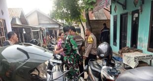 Petugas mengamankan tiga remaja yang akan tawuran, Minggu (17/12/2023). Foto: Sumselheadline/Ela.