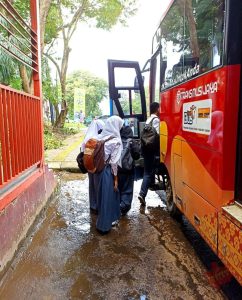 Teman bus Palembang. Foto : Sumselheadline/Pitria.