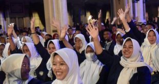 Para siswa yang ikut diskusi Demi Indonesia Cerdas Memilih di The Sultan Convention Palembang, Selasa (22/1/2024). Foto: Humas Pemprov Sumsel.