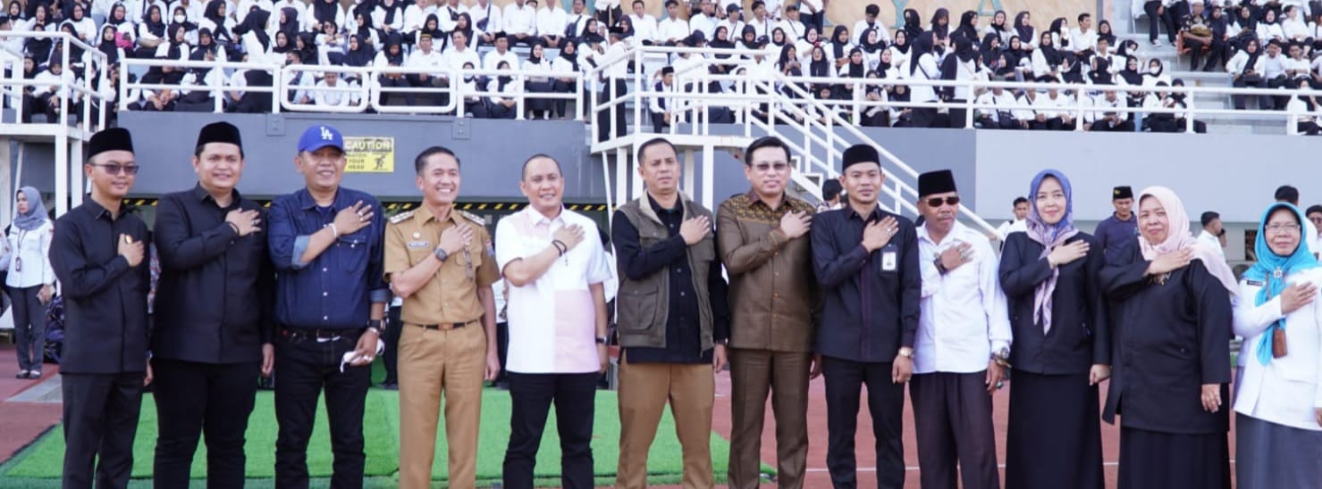 Sejumlah pejabat Palembang dan KPUD hadir bersama 33.000 anggota Kelompok Penyelenggara Pemungutan Suara (KPPS) Pemilu 2024 di JSC Palembang, Kamis (25/1/2024). Foto: Sumselheadline/Pitria.