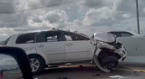Mobil Pajero yang kecelakaan tunggal di tol Palindra, satu korban tewas. Foto: screenshot medsos.