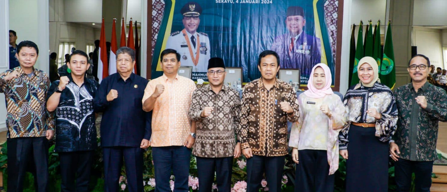 Pj Bupati Apriyadi Mahmud saat Rapat Forum Corporate Social Responsibility (CSR) dalam rangka sinergi pembangunan antara dunia usaha dan Pemerintah Daerah Kabupaten Musi Banyuasin di Guest House Griya Bumi Serasan Sekate, Kamis (4/1/2024). Foto: Dinkominfo Muba.