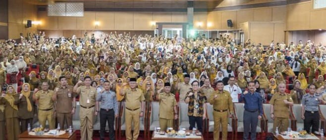 Pj Bupati Muba, Apriyadi bersama ratusan Kepala Sekolah se-Muba, menggelar rapat koordinasi, Senin (22/1/2024). Foto: Dinkominfo Muba.