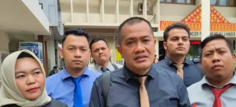 Kuasa Hukum Penggugat M Novel Suwa SH MH dan tim. Foto: Sumselheadline/Ela.