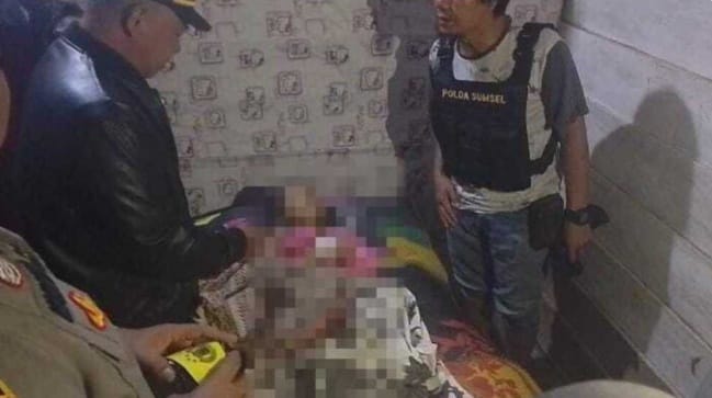 Seorang bocah (8) di Mura, tewas setelah diduga ditikam oleh ibu kandungnya sendiri Sutinah. Foto: screenshot medsos.