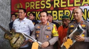 Kapolrestabes Palembang, Kombes Pol Harryo Sugihhartono didampingi Kasat Reskrim, AKBP Haris Dinzah dan Kapolsek SU I, Kompol Alex Andriyan, saat press release, Jumat (19/1/2024). Foto: Sumselheadline/Ela.