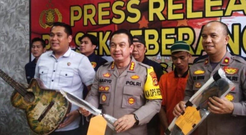 Kapolrestabes Palembang, Kombes Pol Harryo Sugihhartono didampingi Kasat Reskrim, AKBP Haris Dinzah dan Kapolsek SU I, Kompol Alex Andriyan, saat press release, Jumat (19/1/2024). Foto: Sumselheadline/Ela.