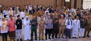 Pj Walikota Palembang dan Forkomfinda serta sejumlah elemen lainnya, deklarasi pemilu damai, Senin (29/1/2024). Foto: Sumselheadline/Pitria.