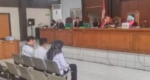 Para terdakwa kasus dugaan korupsi dana hibah Bawaslu Ogan Ilir di sidang PN Tipikor Palembang, Kamis (25/1/2024). Foto: Sumselheadline/Ela.