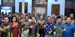 Pj Gubernur Sumsel, Agus Fatoni dan sejumlah pejabat lainnya apada acara Refleksi Capaian Kinerja Pembangunan Provinsi Sumsel Tahun 2023 yang digelar di Griya Agung Palembang. Foto: Humas Pemprov Sumsel.