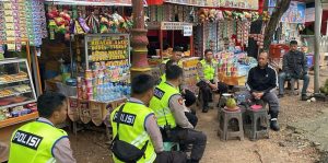 Kapolda Sumsel, Irjen Pol Rachmad Wibowo saat ngopi bareng anggota Lantas Polrestabes di kawasan JSC Palembang, Minggu (21/1/2024). Foto: Sumselheadline/Ela.