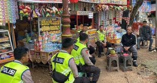 Kapolda Sumsel, Irjen Pol Rachmad Wibowo saat ngopi bareng anggota Lantas Polrestabes di kawasan JSC Palembang, Minggu (21/1/2024). Foto: Sumselheadline/Ela.