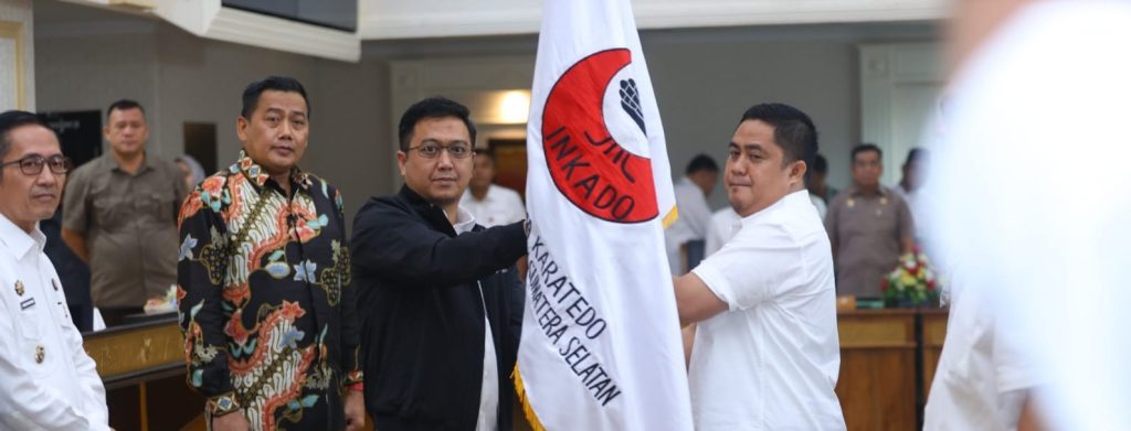 Ruben dilantik menjadi Ketua Indonesia Karete-Do (Inkado) Kota Palembang, Jumat (5/1/2024). Foto: Sumselheadline/{itria.