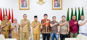 Para anggota komisioner KPUD Muba saat bersilaturrahim dengan Pj Bupati Muba, Apriyadi, Senin (15/1/2024). Foto: Dinkominfo Muba.