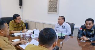 Asisten Perekonomian dan Pembangunan Setda Muba, Andi Wijaya Busro, MH menrima kunjungan kerja (kunker) pimpinan dan anggota Komisi I DPRD Sumatera Selatan di Kabupaten Musi Banyuasin, Senin (15/1/2024). Foto: Dinkominfo Muba.