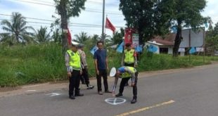 Polantas melakukan olah TKP atas kejadian lalalantas di Jl A Yani, Lubuklinggau Utara. Foto: Dok Polres Lubuklinggau.