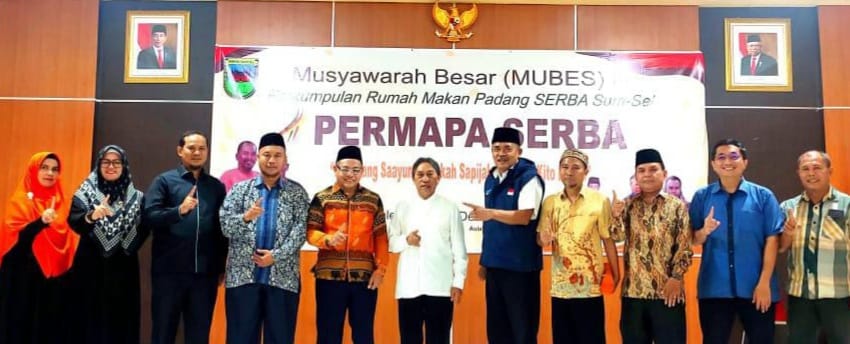 Ketua PKS Sumsel, M Toha bersilaturrahmim dengan pengurus Badan Musyawarah Keluarga Minangkabau (BMKM) Sumsel. Foto: Dok PKS Sumsel.