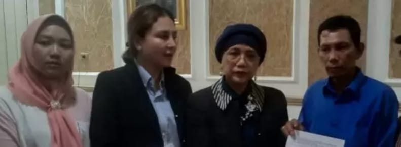 Nurmala, SH menerima surat kuasa dari keluarga korban pembunuhan empat warga di Muba, Rabu (10/1/2024). Foto: Sumselheadline/Ela.