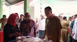 Pj Gubernur Sumsel, Agus Fatoni saat launching Gerakan Pengendalian Inflasi Serentak Se-Sumatera Selatan (GPISS), Senin (29/1/2024) di Lapangan Kantor Detasemen Polisi Militer (Denpom) II/4 Sriwijaya Palembang. Foto: Sumselheadline/Ela.
