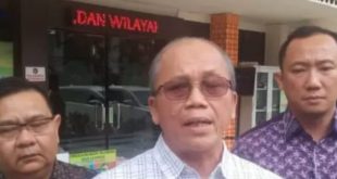 Para tim kuasa hukum tedakwa dalam kasus akuisisi saham oleh PTBA, Senin (22/1/2024). Foto: Sumselheadline/Ela.