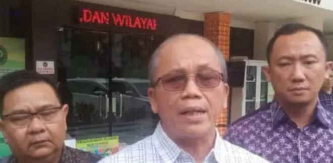 Para tim kuasa hukum tedakwa dalam kasus akuisisi saham oleh PTBA, Senin (22/1/2024). Foto: Sumselheadline/Ela.