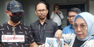 Tim kuasa hukum Petrus (58), melapor ke Polda Sumsel atas dugaan malapraktek, Sabtu (13/1/2024). Foto: Sumselheadline/Ela.