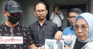 Tim kuasa hukum Petrus (58), melapor ke Polda Sumsel atas dugaan malapraktek, Sabtu (13/1/2024). Foto: Sumselheadline/Ela.