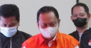 Tersangka Sarimuda saat menjalani pemeriksaan di Kejati Sumsel. Foto: Dok Sumselheadline.