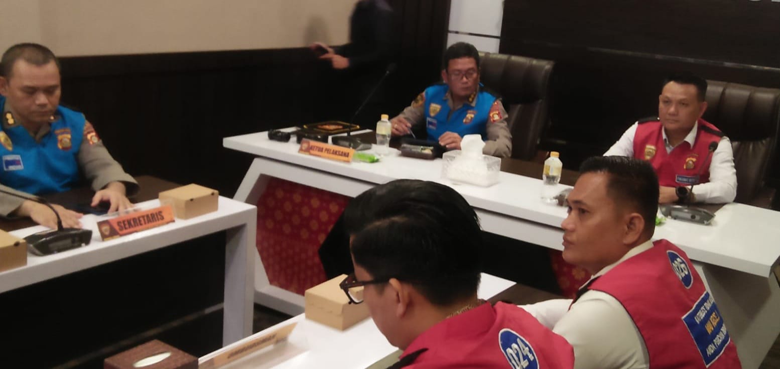 Karo SDM Polda Sumsel Kombes Pol Sudrajad Hariwibowo, SIK, MSi, bersama tim menggelar sidang terbuka Rikkes tahap II di Mapolda Sumsel, Selasa (30/1/2024). Foto: Dok Humas Polda Sumsel.