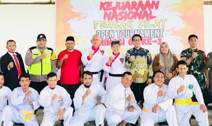 Para pendekar silat mengikuti Kejurnas Pencak Silat HIMSSI (Himpunan Seni Silat Indonesia) GP Ke-3 Open Tahun 2024 yang dipusatkan di Bumi Perkemahan Pandu Kinasih Desa Sumber Harum Kecamatan Tungkal Jaya Kabupaten Muba, Sabtu (6/1/2024). Foto: Dinkominfo Muba.