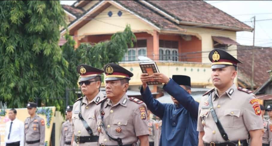 AKP Hendra Sutisna disumpah jabatan sebagai Kapolsek Keluang, Muba, JUmat (19/1/2024). Foto: Sumselheadline/Ela.