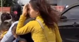 Viral emak-emak di Palembang memboncvengi tujuh anak dan ponakannya di Palembang. Foto: screenshot medsos.