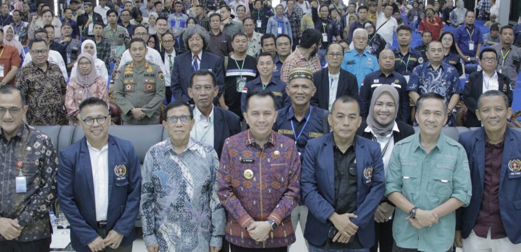 Pj Gubernur Sumsel Agus Fatoni dan Pj Walikota Palembang Ratu Dewa hadir pada pembukaan Musda PWI Sumsel, Kamis (1/2/2023). Foto: Sumselheadline/Pitria