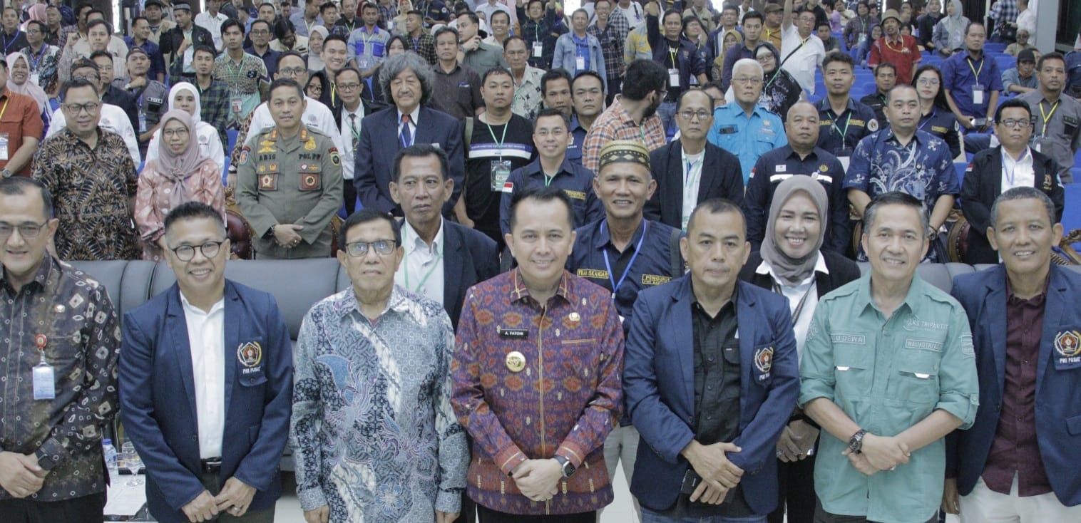 Pj Gubernur Sumsel Agus Fatoni dan Pj Walikota Palembang Ratu Dewa hadir pada pembukaan Musda PWI Sumsel, Kamis (1/2/2023). Foto: Sumselheadline/Pitria