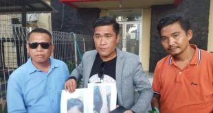 MI (19) melalui kuasa hukumnya Soeheindra Tamzil, SH melapor mantan pacarnya atas penganiayaan, Minggu (26/2/2024). Foto: Sumselheadline/Ela