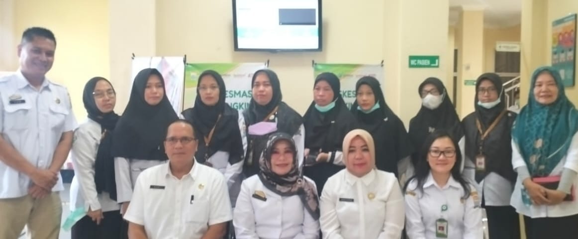 Kepala Inspektorat Palembang, Jamiah Haryanti, SH bersama tim Dinkes saat mengunjungi Puskesmas Sabokingking, Rabu (7/2/2024). Foto: Sumselheadline/Ferly