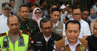 Para Forkompinda Sumsel bersama meninjau pelaksanaan pencoblosan di sejumlah TPS di Palembang, Rabu (14/2/2024). Foto: Sumselheadline/Ela.