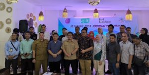 AJI Palembang bersama Institute for Essential Services Reform (IESR), dan Society of Indonesian Environmental Journalists (SIEJ) membentuk “Jejaring Just Journalist (Jurnalis Berkeadilan) Sumatera Selatan (Sumsel)”, Selasa (20/2/2024) di Gunz Cafe & Resto Palembang. Foto: Sumselheadline/Pitria.