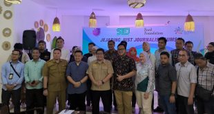 AJI Palembang bersama Institute for Essential Services Reform (IESR), dan Society of Indonesian Environmental Journalists (SIEJ) membentuk “Jejaring Just Journalist (Jurnalis Berkeadilan) Sumatera Selatan (Sumsel)”, Selasa (20/2/2024) di Gunz Cafe & Resto Palembang. Foto: Sumselheadline/Pitria.