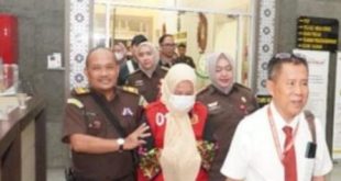 ZT dan EM, tersangka kasus jual asrama haji mahasiswa Sumsel di Yogyakarta. Foto: Sumselheadline/Ela.
